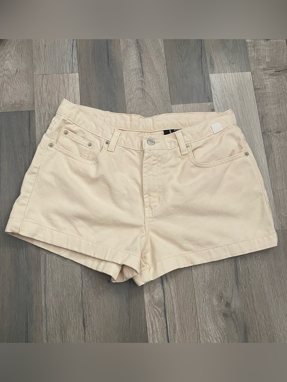 Vintage Y2K Beige Cotton High Waisted Shorts Button Back Pockets